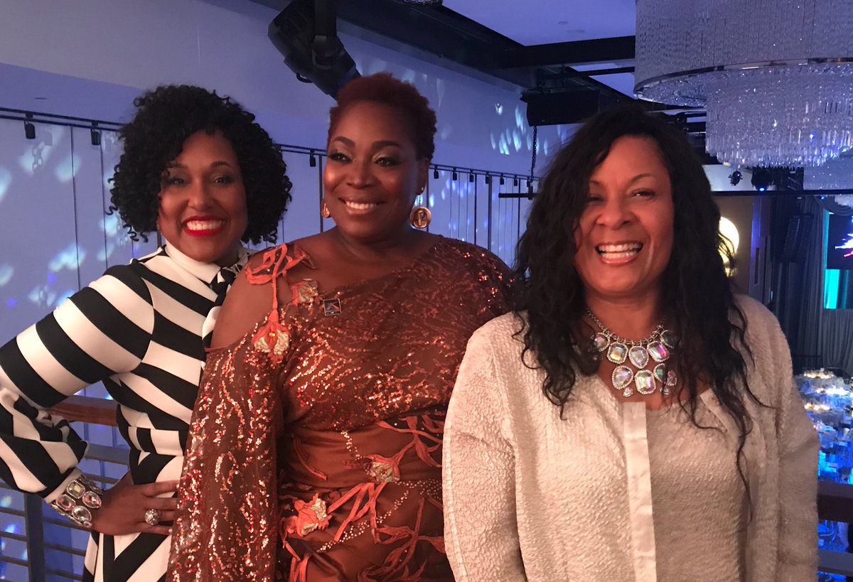 SEPACARES's tweet photo. All smiles @caresmentoring #CaresGala18 #LoveOurChildren  to celebrate and continue to support OUR children! https://t.co/6CZTOmwXQC