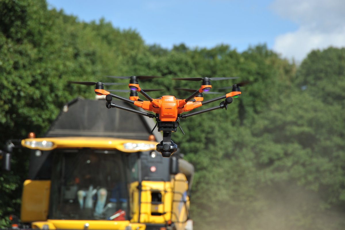 Hot swappable payloads, for when workflow matters —
Yuneec Commercial’s H520 features the E50 50mm inspection camera, E90 with a 1 inch sensor and CGOET thermal camera.

Learn more about #H520:
bit.ly/yuneecH520