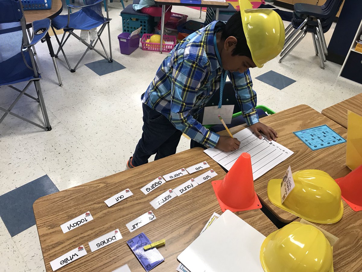 LauraBethteach's tweet photo. Look at these hard working kiddos! Can’t wait to break apart numbers, build sentences and so much more! #hardatwork #finleysfirstmates https://t.co/7LiLAvK0Pn