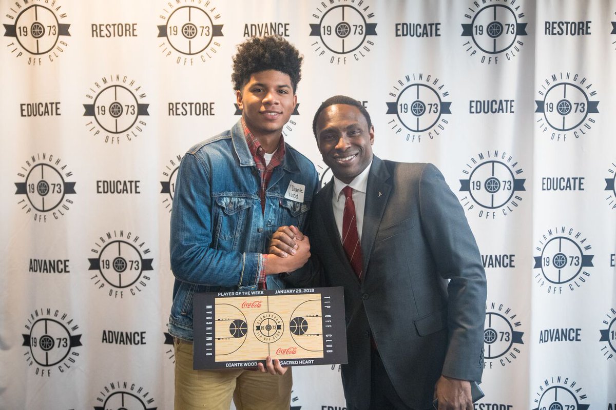 Crimsontide_FC's tweet photo. A special thanks to the Birmingham Tip Off Club for having Avery Johnson speak today! It was a great event in front of a packed house. Was made even more special that future Alabama Men's Basketball player Diante Wood was named this week's Player of the Week!
#RollTid
#BuckleUp https://t.co/C7J0kYhmyI
