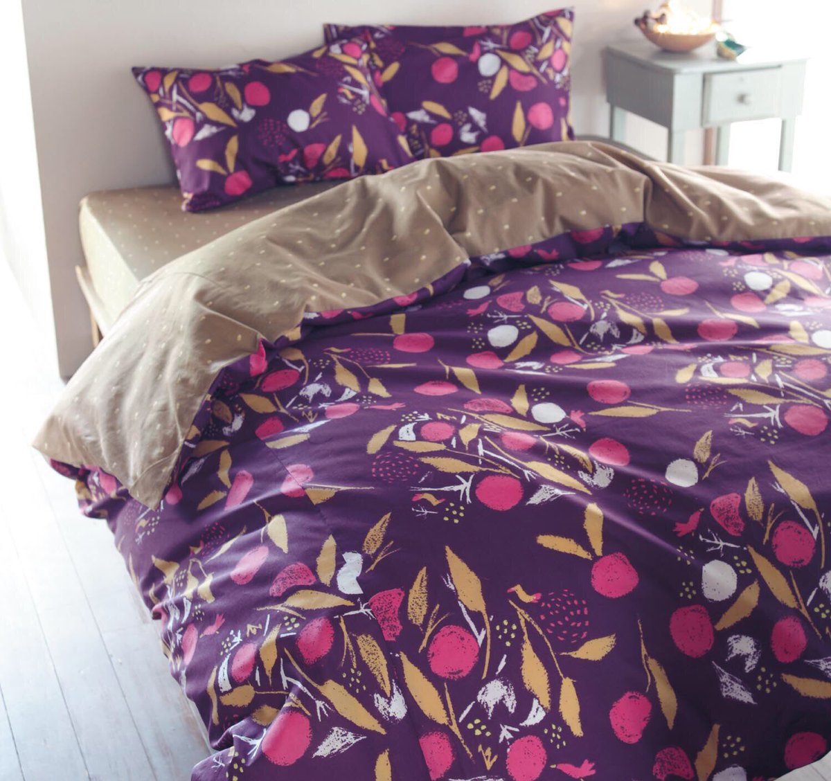 タムロアヤノ イラストレーター Twitterren この度 私のイラストの布団カバーとカーテンが発売されました 通販大手ベルメゾン Belle Maison さんから新創刊されたインテリアカタログ Life Styling に掲載されています 木の実柄 と動物たくさんサファリ柄