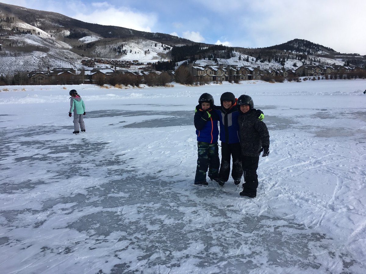 KaskeyC's tweet photo. SVE 3-5 graders are having a blast ice skating during PE! @riverajv1978 #ssdedu #SVEBearStrong https://t.co/G8ytGW4d3r