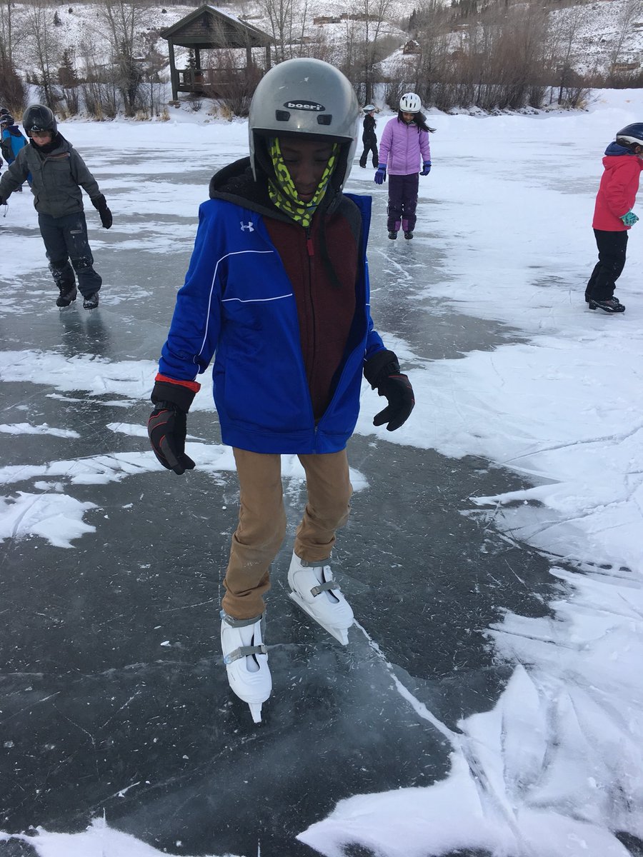 KaskeyC's tweet photo. SVE 3-5 graders are having a blast ice skating during PE! @riverajv1978 #ssdedu #SVEBearStrong https://t.co/G8ytGW4d3r