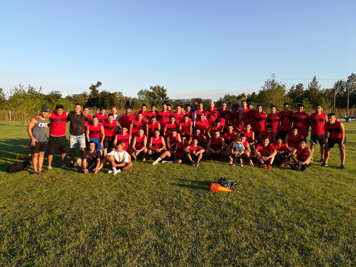 CancherosOK's tweet photo. #LigaB #Pretemporada En un predio de estancia chica, @IndDeAbasto, hoy a las 19hs, inicio los trabajos de pretemporada, con todos los refuerzos y muchos jugadores a prueba de vivió una tarde con mucho aroma a liga. El Rojo este año quiere dar batalla y ser protagonista. https://t.co/Q6c8BYZDdD
