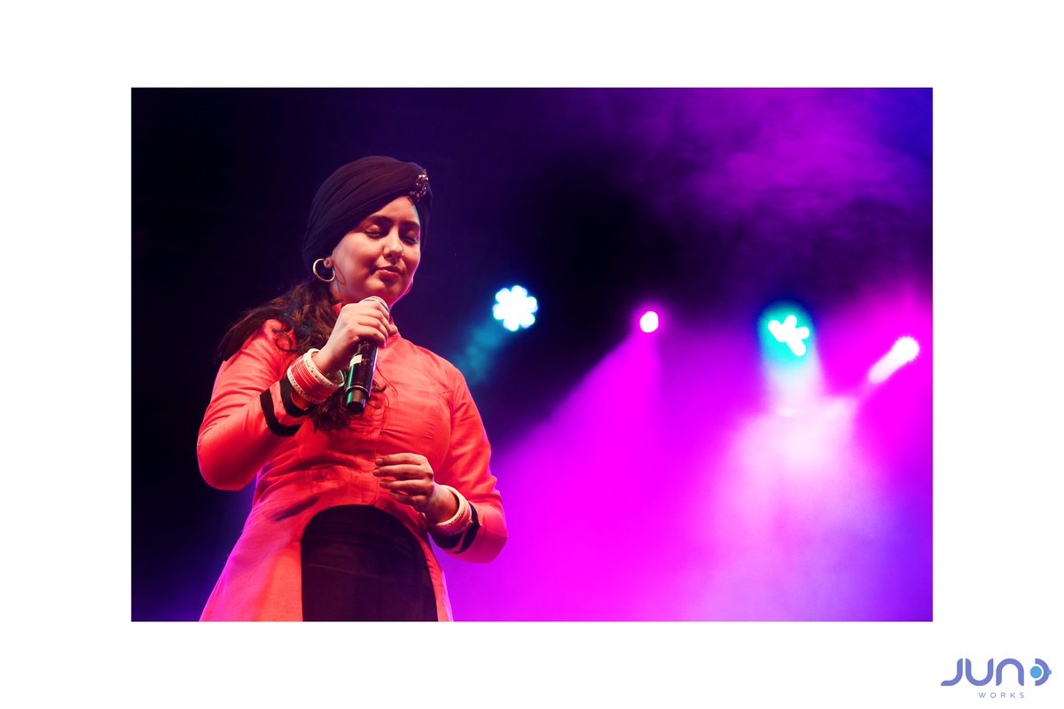 Juno_Works's tweet photo. "Sufi Ki Sultana"
@HarshdeepKaur Live at @NH7 Weekender Pune
#photography #sufisultana #singer #artist #nh7 #weekenderstateofmind #nh7dotin #concertphotography #Junoworks #lifeatjunoworks #photographylife #live #singing #musicislife #picoftheday #harshdeepkaur https://t.co/sRnmJTcAY5