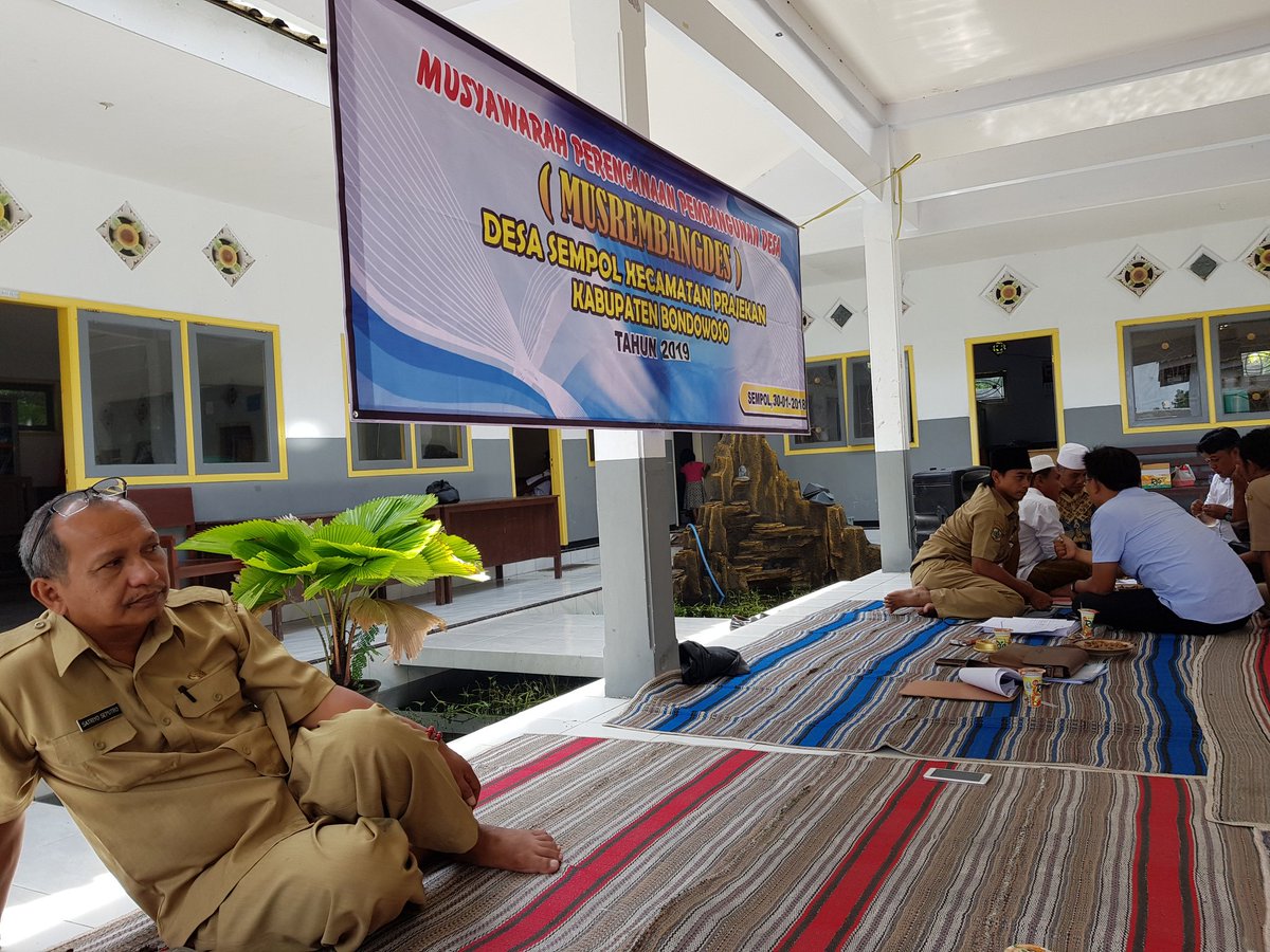 Evril_NOW's tweet photo. Giat Musrenbangdes TA. 2019 Desa Sempol Kec. #Prajekan Kab. #Bondowoso.
Membangun Desa, Membangun Indonesia
#BhaktiPendampingDesa
#tppijawatimur
#tppibondowoso
@jokowi @EkoSandjojo @anwsanusi @fachrilabalado @DewantoAndry @andiono_putra @Mutiatulisti @IcukS4586 https://t.co/4K58giEkKa