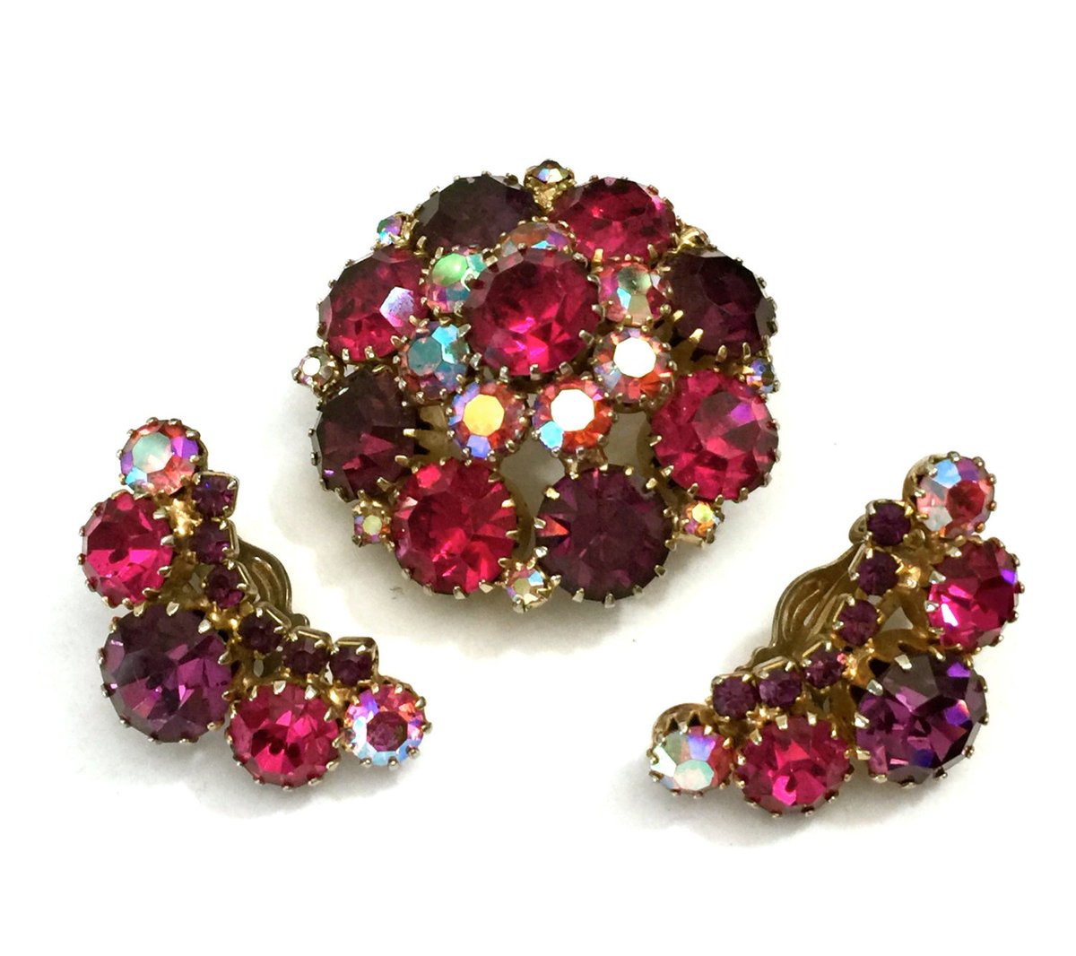 VintageImagine's tweet photo. Excited to share the latest addition to my #etsy shop: Weiss Purple Rhinestone Demi, Brooch &amp; Earring Set, Fuchsia Purple AB Stones, Layered, Domed, Gold Tone, Vintage Gift for Her, Signed https://t.co/rOaJFUO7UX #jewelry #vintagedemi #weisspurple #rhinestonedemi #brooc https://t.co/R1QFyfIqDl