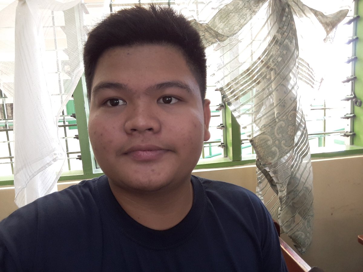 Im_Maui23's tweet photo. yung tipong nagseselfie ka tapos napatingin yung mga kaklasi mo kunwari nagsasalamin ka nalang😂 https://t.co/W2bUNzYZY1