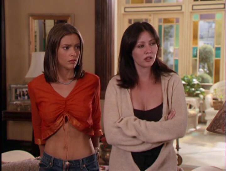 Phoebe halliwell clothes