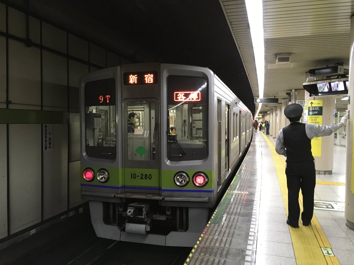 新快速 さんべ No Twitter 都営 新宿 線最後の10 000系 東京30k の帰途で 偶々遭遇 2月上旬で 引退 この 車掌さん 笛を3回吹いていた Jr東海 出身