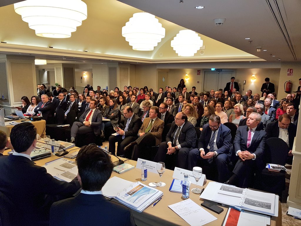 CesineEditorial's tweet photo. Está pasando #HIPOTECAS2018 con @tinsa @FitchRatings @_GARSA_ @ibercaja @UVEVALORACIONES @euroval @grupobc. https://t.co/np4FxO2AZp