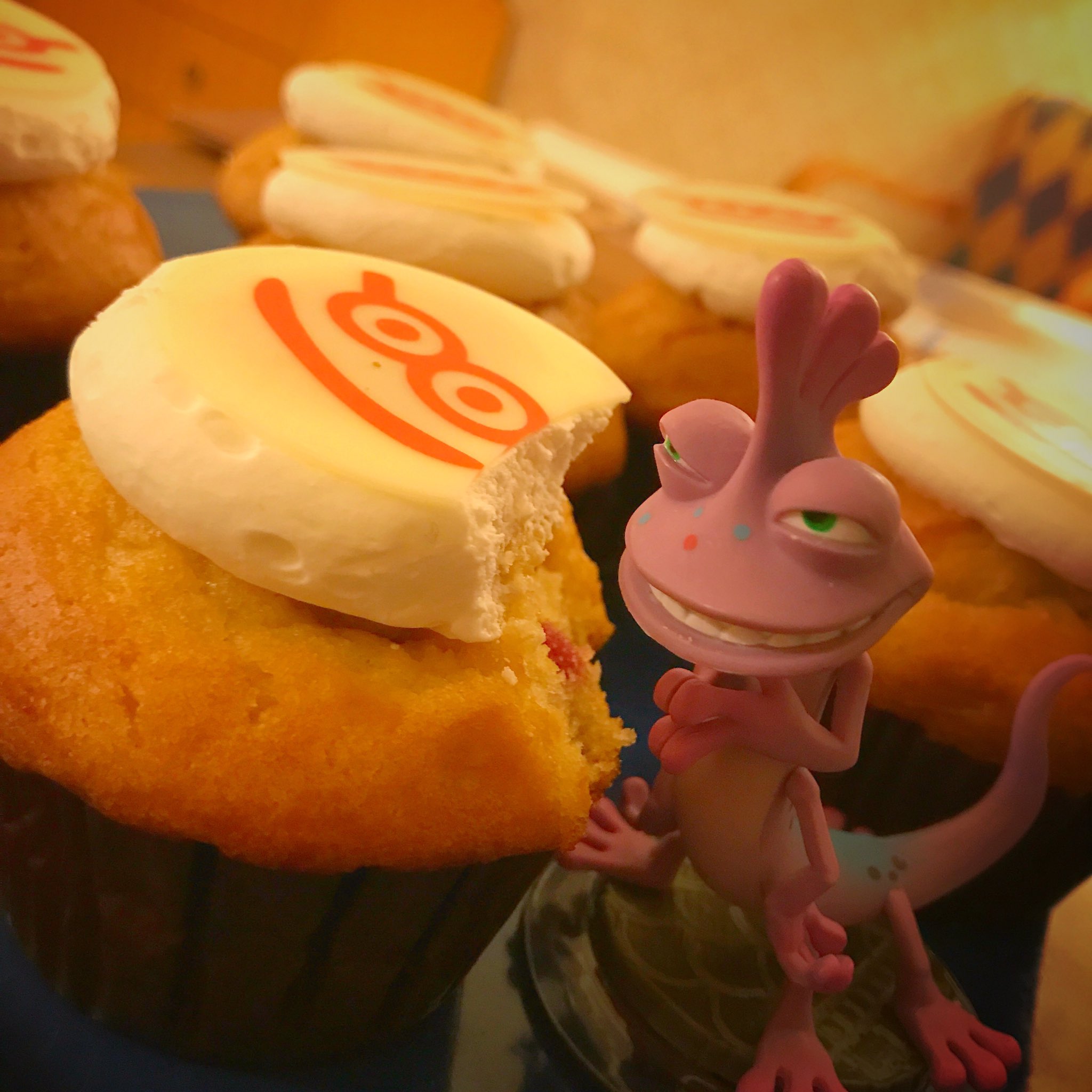 蓮弥 No Twitter ランドールボッグスのカップケーキ 映画と同じ青トレーにランディとカップケーキ並べる夢が叶った