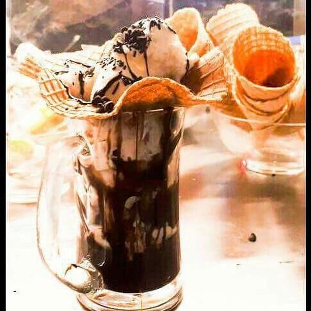 BuzzingFork's tweet photo. Looking for some sugary inspiration? This hot chocolate fudge is the best option to opt for.

#costagrillz #glowingthoughts #dessertlover #dessert #delectabledesserts #sugary #TuesdayThoughts #TuesdayMotivation #tuesday #tuesdaymorning #blog #blogger #blogging #bloggerstribe https://t.co/6GYLt0SanP