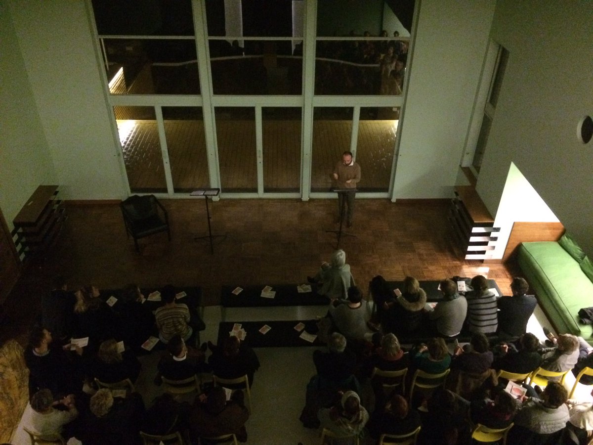 Hier soir les élèves de l'<a href="/EcoleduNord/">ECOLE DU NORD</a> ont proposé un ensemble de textes autour de #MalletStevens à la #VillaCavrois, première soirée de notre cycle de #lectures.