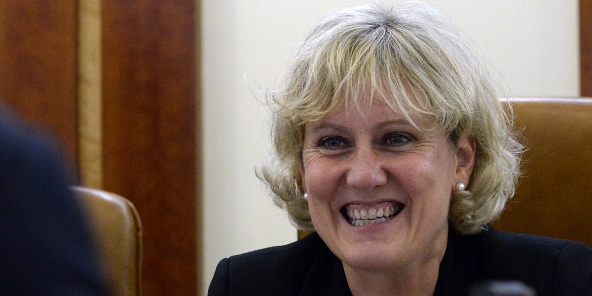 Si ce n'est pas de l'Amour, ça y ressemble : Nadine Morano s'en prend une nouvelle fois à France inter et à ses humoristes bit.ly/2DXRmhz
