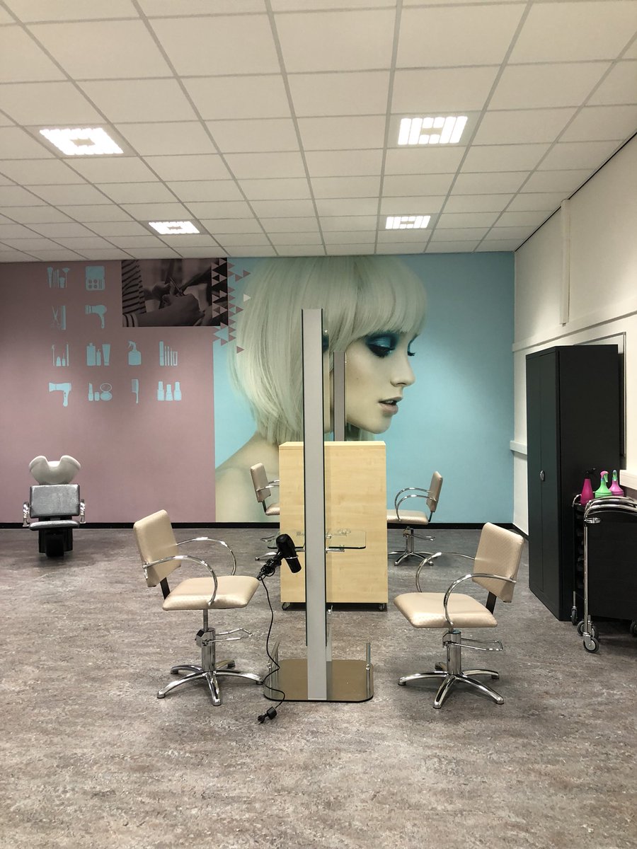 RDesigncollege's tweet image. Een nieuwe vmbo school in Rotterdam!!!!
Morgen 31 januari vanaf 14.00 uur open dag Rotterdam designcollege, Beukelsdijk 145 #vmbo #opendag #rotterdam #leerlingen