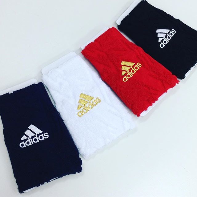 野球のライナースポーツ 新発売のリストバンドが大人気です ライナースポーツ 野球 Baseball アディダス Adidas リストバンド アセットリストバンド メール便 刺繍 入荷 新商品発売 送料無料 T Co X1edla4cww Twitter