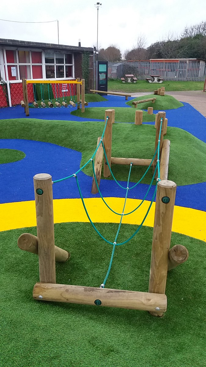 WicksteedPlay's tweet photo. Pupils at Alton Park School, Clacton on Sea in Essex can now enjoy &amp; fully utilise a brilliant new, colourful timber-led external environment which includes a wide range of thrilling products &amp; creative, playful landforms! #Wicksteed100 #schools #externalenvironment https://t.co/xMmZjqKcck