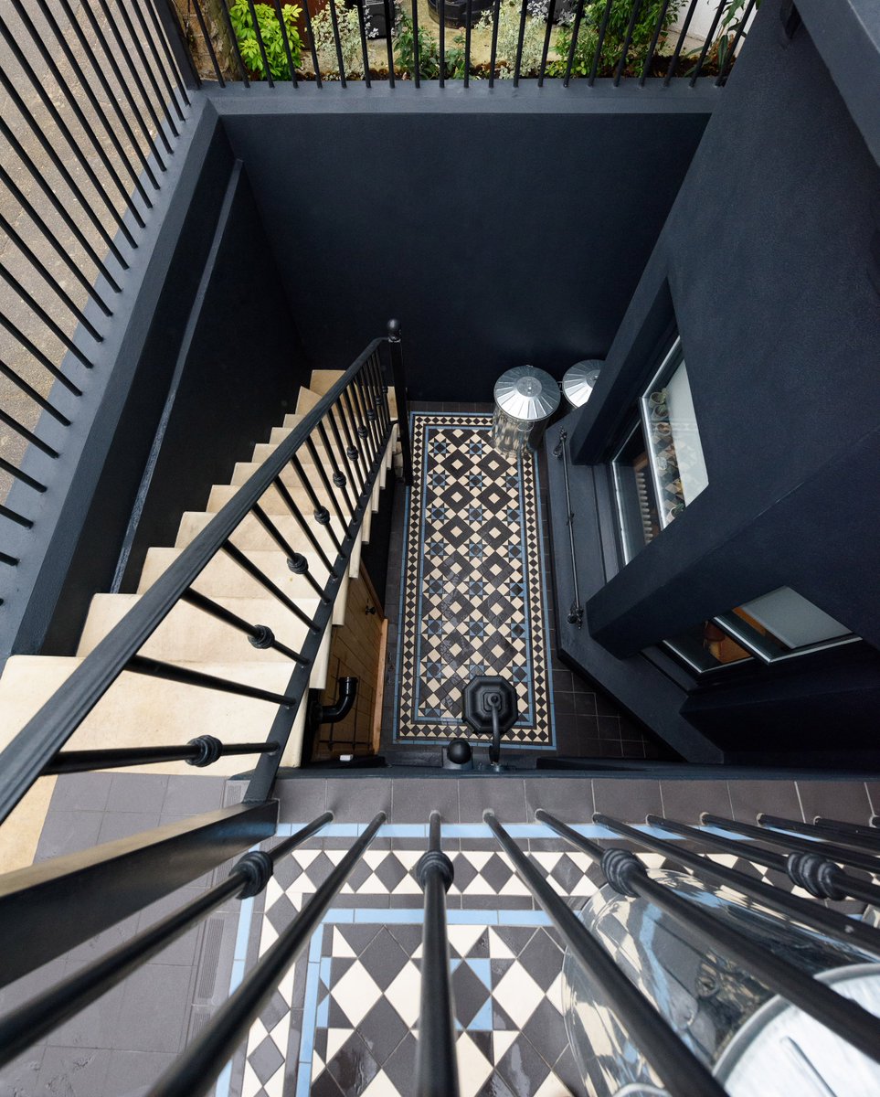 BasementMaster1's tweet image. Our recent project in #Hackney has a beautiful lightwell. Contact Basement Masters for your free #BasementConversion quote! #lightwells #basementconstruction #basementconversion #beautifulbasements