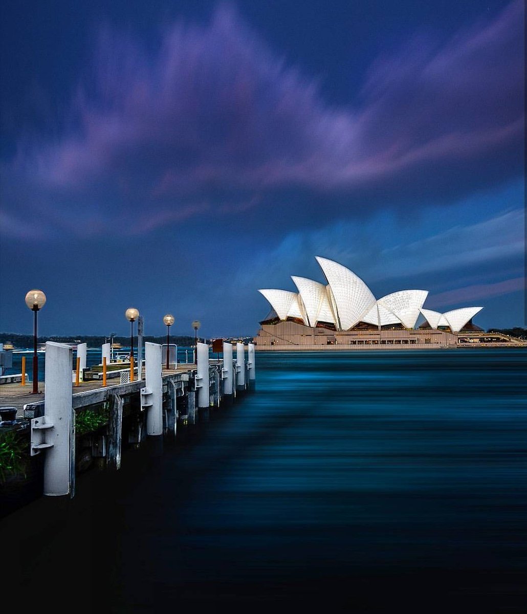 What a beauty our <a href="/SydOperaHouse/">Sydney Opera House</a> is 😍😍

#sydney #sydneyoperahouse #australia #photography #longexposure