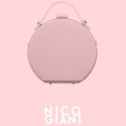 MarinePoyer's tweet photo. Formes graphiques et couleurs pop, les sacs #NicoGiani sont la découverte mode de la semaine #mode #fashionaccessories https://t.co/EivD5p0Ovs https://t.co/F2V5ryuQ8m