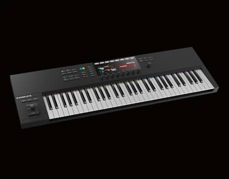 PartykingJeff's tweet photo. Just bought this Keyboard , sometimes you gotta just invest your self , to get to you dreams . Expect Music from me soon ! #Bashkingz #Deephouse #Partykingjeff πππ https://t.co/DrH2FoFW1v