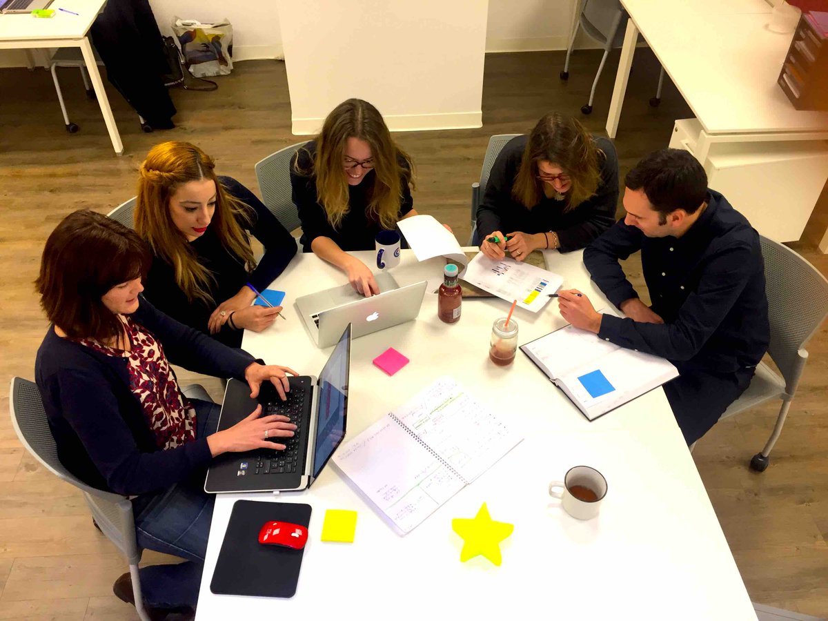 icilesartisans's tweet photo. Ambiance studieuse au bureau aujourd'hui💪🏼 Notre équipe travaille sur notre boutique en ligne pour vous rajouter les dernières pépites que nous vous avons dénichées 😍🐝 #Beeshary #Work #BestTeam #WorkHard https://t.co/suSMhgPXqP