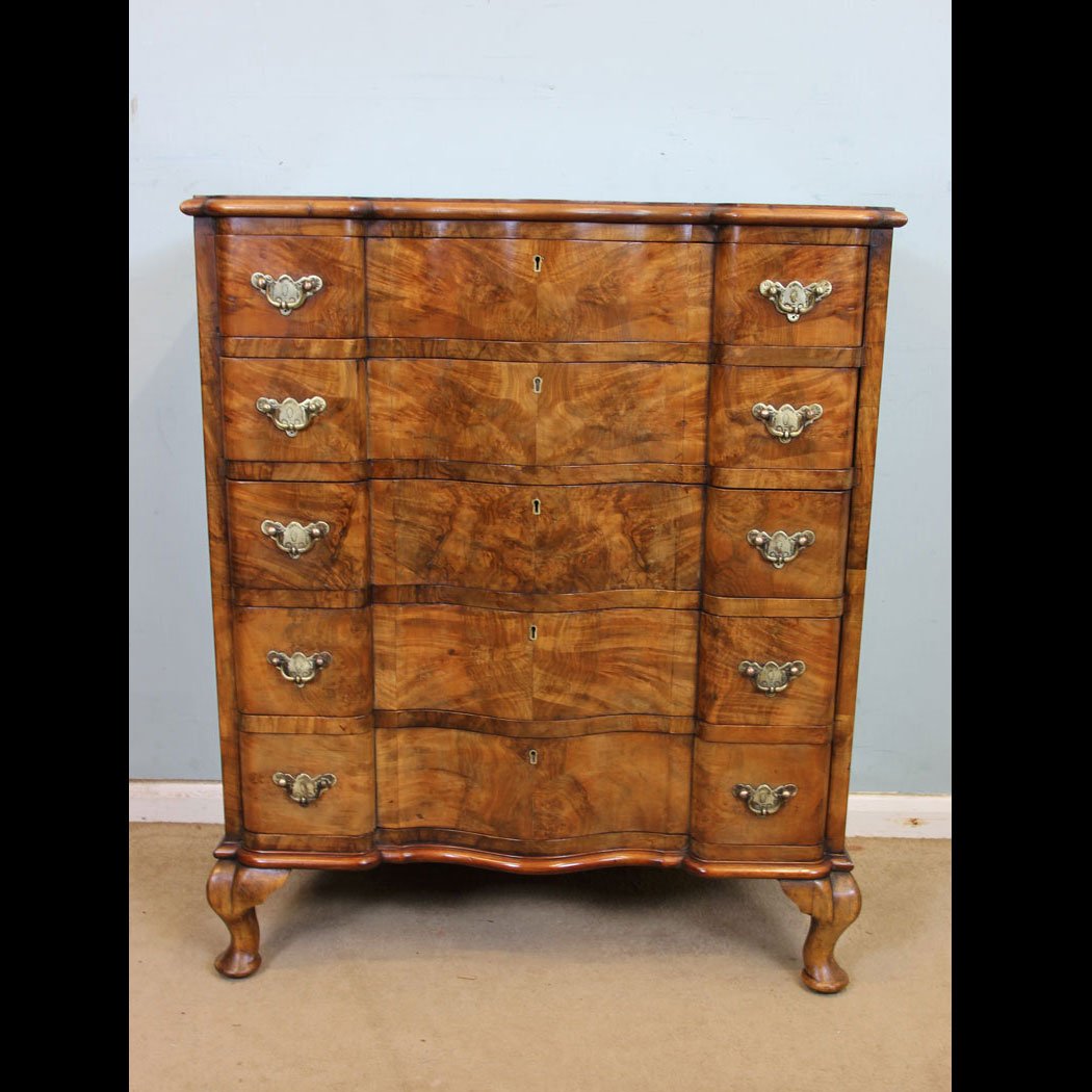 TheAntiqueShop's tweet image. Antique Small Burr Walnut Chest of Drawers. theantiqueshop.co.uk/product/antiqu…
#Antique #BurrWalnut #ChestDrawers #AntiqueFurniture