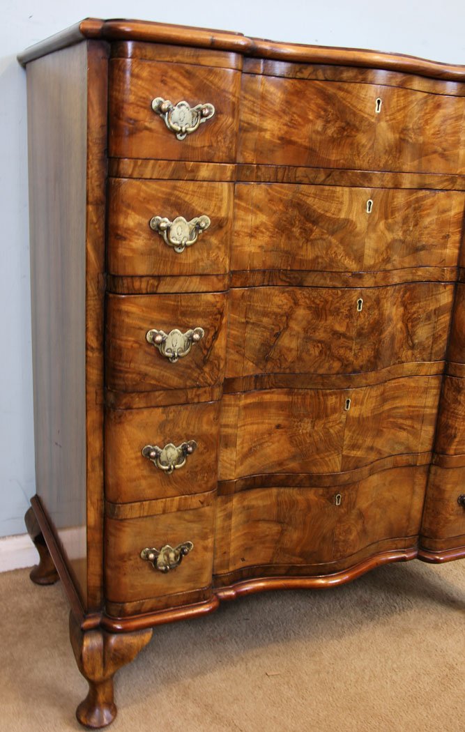 TheAntiqueShop's tweet image. Antique Small Burr Walnut Chest of Drawers. theantiqueshop.co.uk/product/antiqu…
#Antique #BurrWalnut #ChestDrawers #AntiqueFurniture
