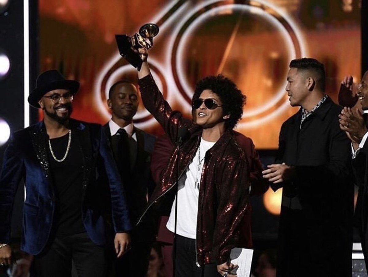 1500orNOTHIN's tweet photo. Our brothers took home the Grammy for #SongOfTheYear &amp; #AlbumOfTheYear @JamesFauntleroy @BRODYTHEGR8 @BrunoMars #Salute #1500orNothin #Grammys #Grammys2018 #SongWriter #Producer #Blessed #Accomplished #Musicians #Health #Wealth #Positivity #Prosperity #GodIsGood #VolumeVentures https://t.co/B57PC4glor