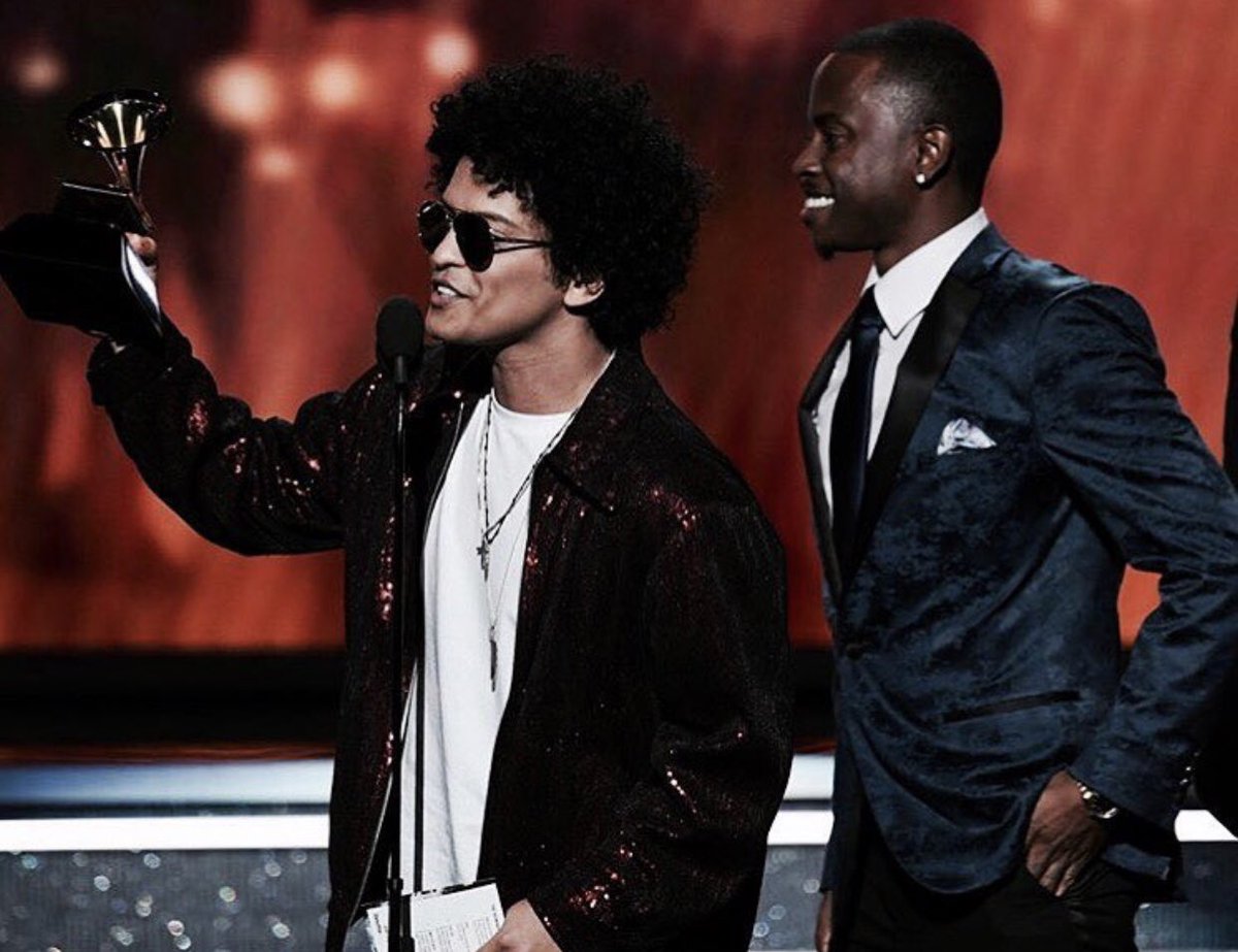 1500orNOTHIN's tweet photo. Our brothers took home the Grammy for #SongOfTheYear &amp; #AlbumOfTheYear @JamesFauntleroy @BRODYTHEGR8 @BrunoMars #Salute #1500orNothin #Grammys #Grammys2018 #SongWriter #Producer #Blessed #Accomplished #Musicians #Health #Wealth #Positivity #Prosperity #GodIsGood #VolumeVentures https://t.co/B57PC4glor