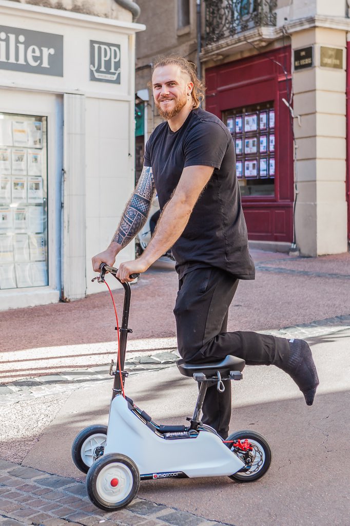 Info Handball : <a href="/AccambrayW/">William ACCAMBRAY</a> stoppe sa carrière de handballeur pro pour se consacrer aux courses d'Orthoscoot en milieu urbain ! 😂💪 
#Orthoscoot #Sante #rehab <a href="/ffhandball/">FFHandball</a> <a href="/FRAHandball/">Equipes de France de Handball</a>