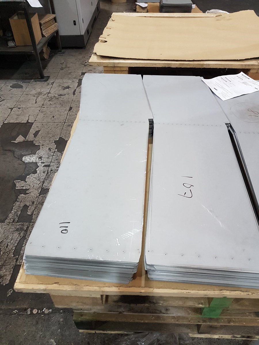 LASEREDC's tweet photo. Busy start to a Tuesday morning . Just finishing off a job for a customer that was over 700 sheets of 0.9mm zintec. #sheetmetal #zintec #Engineering #fibrelaser #trumpf #bystronic #steel #ukmfg #EngineeringUK https://t.co/1aiGrwqpSB