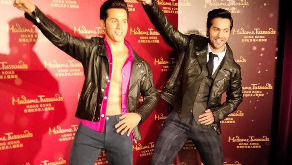 DMmovies's tweet photo. #VarunDhawan Says Hello To Varun Dhawan!👍

https://t.co/6S8Xw9tDul

#Bollywood #BollywoodNews #TuesdayThoughts #MadameTussauds #VarunDhawanWaxStatue #VarunDhawanAtMadameTussauds https://t.co/SiowmtTMps