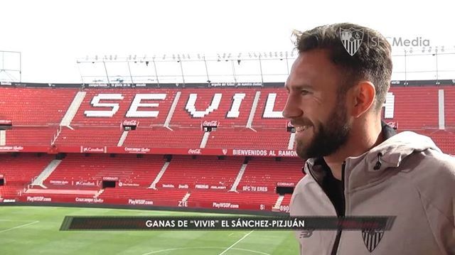 teamlayun's tweet photo. Próximo objetivo del @SevillaFC y @Miguel_layun será la Copa del Rey 🇪🇸🤙🏻🇲🇽 #VideoLayun vía #SFCMedia #SevillaFC https://t.co/fqxCqOfwQ1 https://t.co/JlFLhfHsiM