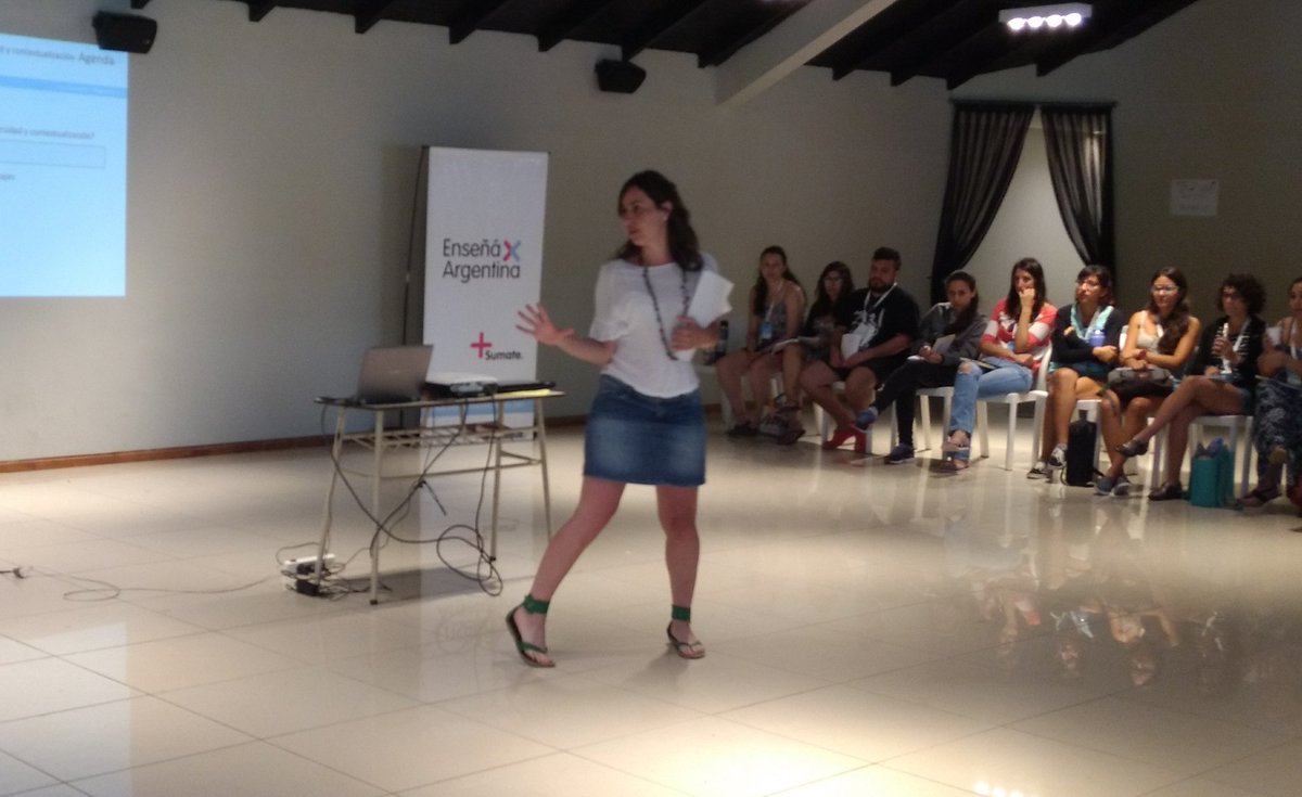 pcguedez's tweet photo. María Eugenia Magliano #PExA2017, nos comparte como vive desde el aula el valor de Compromiso con la diversidad y contextualización #SIF2018 #SomosExA https://t.co/knJL4GxFtE