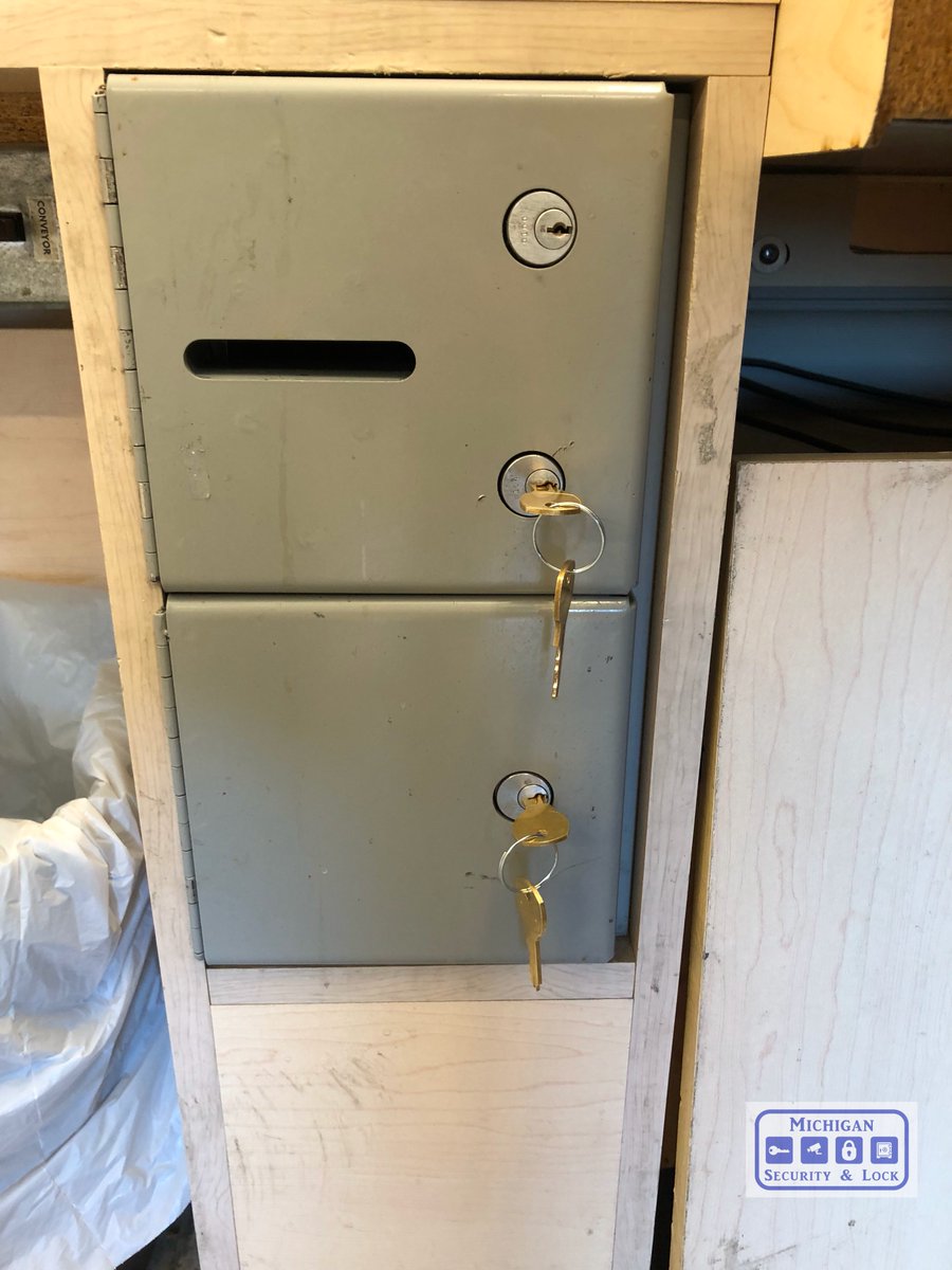 MichLocksmith's tweet image. So you #lostyourkeys for your #lockbox at work? We know how much that sucks! To the rescue, we have the professional #security technicians to quickly fix your #key problems.
