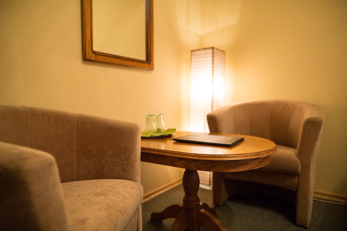 Hotel Satelit tweet media