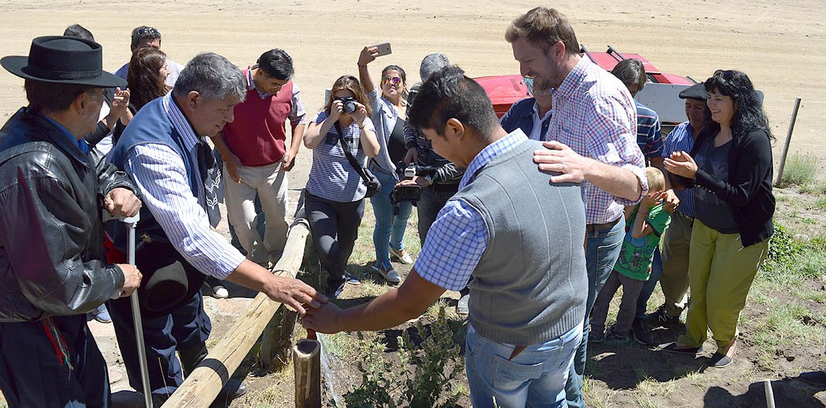 #Neuquén Obra de mejoras en el acceso al #agua para uso doméstico y productivo. 21 familias y 4 edificios comunitarios del paraje Cerro Bandera, Collón Curá. 3,3 millones de pesos a través del Proyecto de Inclusión Socio-económica en Áreas Rurales #PISEAR bit.ly/2DOE2sI