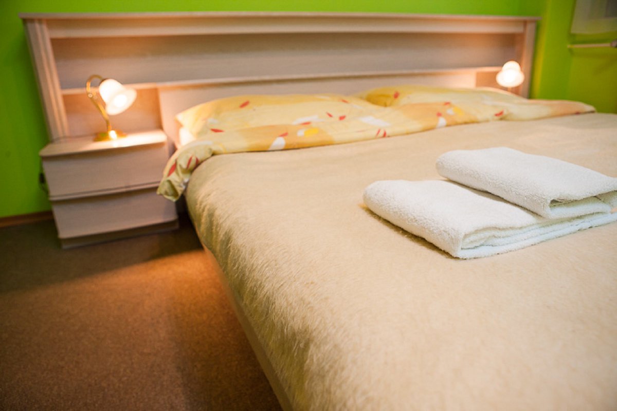 Hotel Satelit tweet media