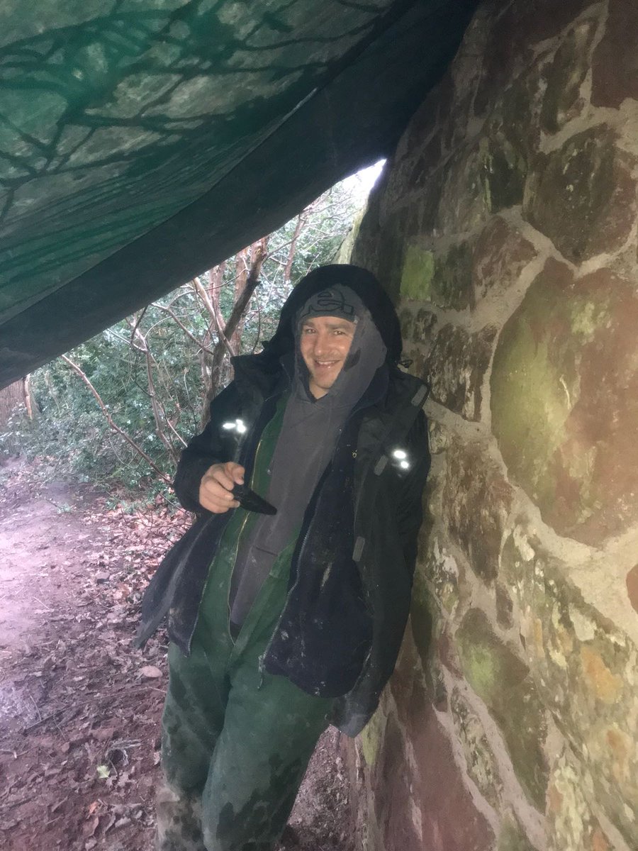 Stonebricklime's tweet image. Temporary rain shelter.