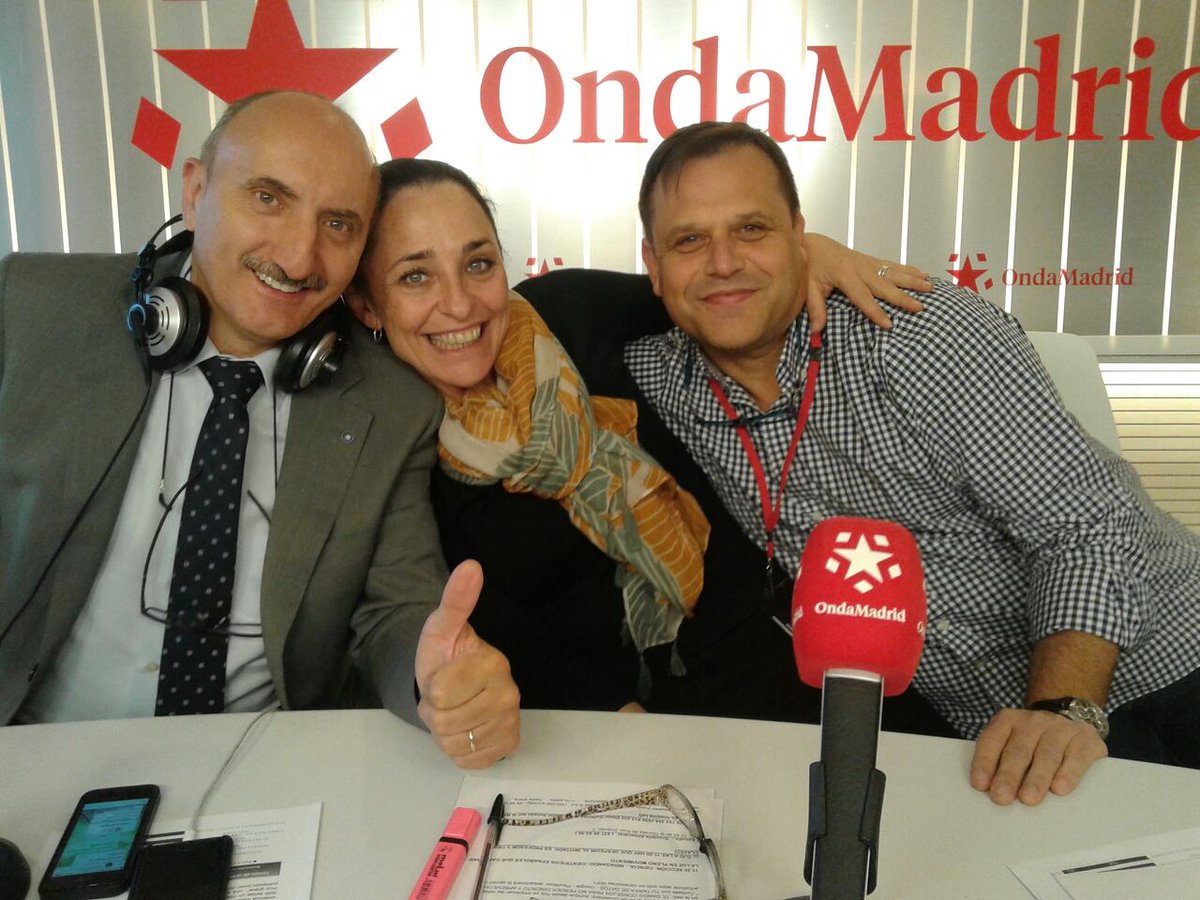 BuenosDiasOM's tweet photo. Internet de las Cosas, #Wearables, Seguridad Alberto Burguilllo @EnredadosOM nos pone al día de la actualidad tecnológica. en directo con @AlipioGutierrez y @Begonatormo https://t.co/B2z70qm2hX
