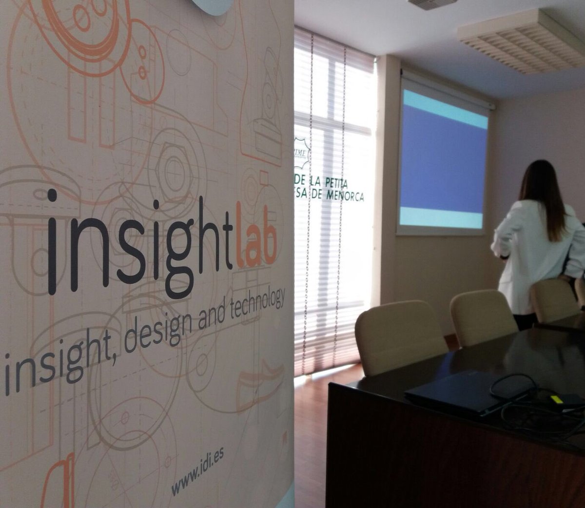 adr_balears's tweet image. Encetam les jornades #InsightLab per a professionals del sector moda a #Menorca. @Iagonegue i @mporrasromero han presentat el programa per modernitzar la indústria de la moda. Amb la participació de @pimemenorca @wgsn i @CTCRioja