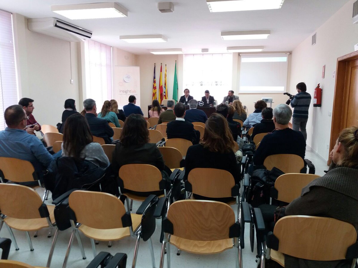 adr_balears's tweet image. Encetam les jornades #InsightLab per a professionals del sector moda a #Menorca. @Iagonegue i @mporrasromero han presentat el programa per modernitzar la indústria de la moda. Amb la participació de @pimemenorca @wgsn i @CTCRioja