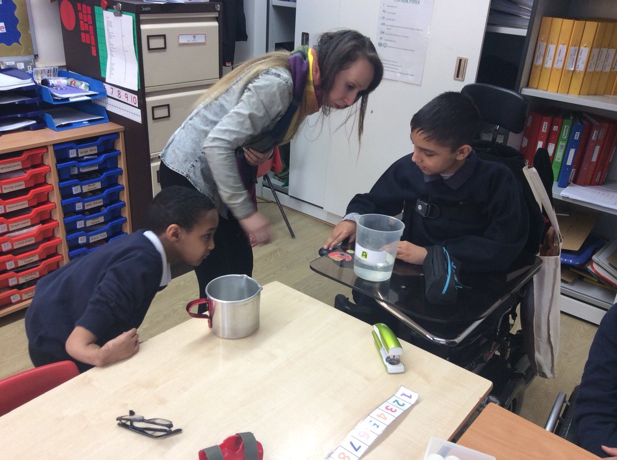 wilsonstfeed's tweet photo. #wscolumbus measuring capacity of containers in #wsmaths https://t.co/9Dh27oPpMe