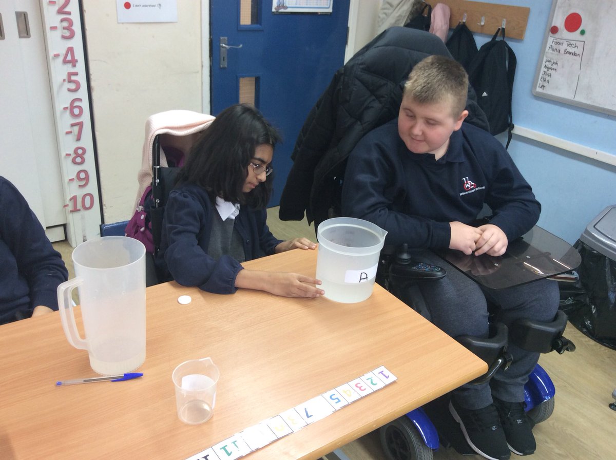 wilsonstfeed's tweet photo. #wscolumbus measuring capacity of containers in #wsmaths https://t.co/9Dh27oPpMe