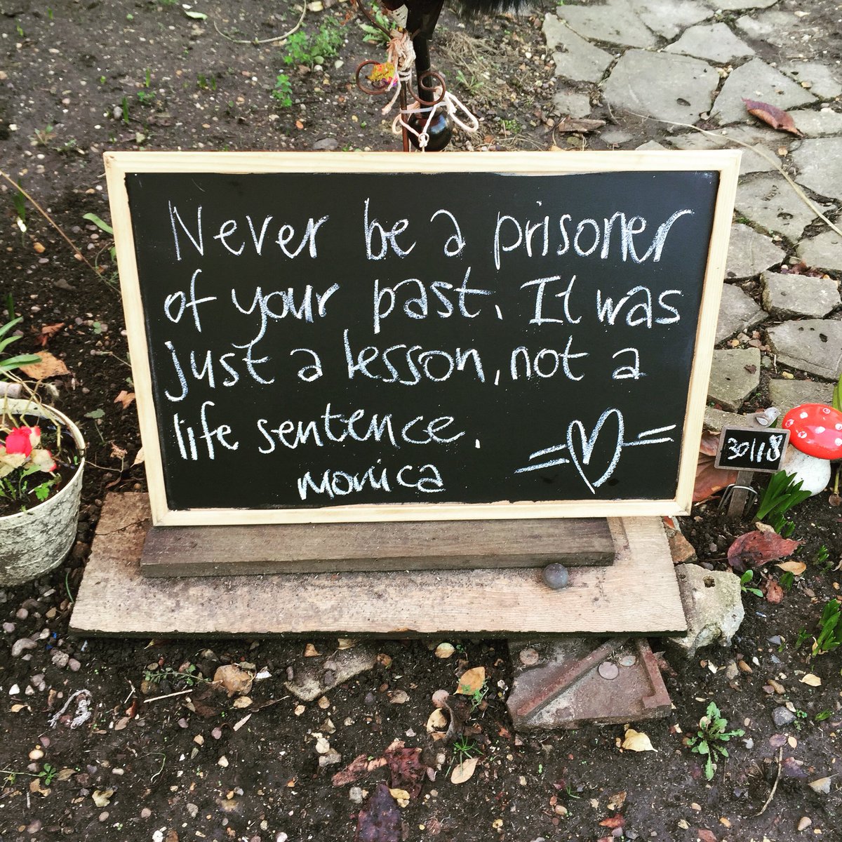 peckhambird's tweet photo. #neverbeaprisonerofyourpast #justalesson #notalifesentence #peckhamdaily #peckhampositive #peckhamcares #peckhambird https://t.co/FSuwv0BqXV