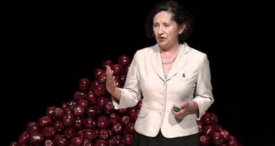 #TransformationTuesday TEDxFruitvale - Amelia Ceja - From Grape Picker to Wine Maker bit.ly/2noJuvl About Amelia Ceja, president of Ceja Vineyards: Amelia's first encounter with viticulture was in 1967 #Evangelist  #WineTime #WineLife iimpact.tv <a href="/TEDTalks/">TED Talks</a>