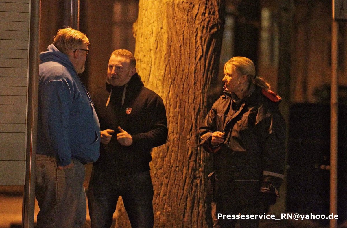 PresseserviceRN's tweet photo. AfD Sprecher KV OPR Klaus Baumdick hat seiner Partei den Rücken gekehrt. Diese sei ihm zu rechts, schreibt die @mozde 
https://t.co/kLqgiuGzwm
Baumdick selber hatte früher aber keine Probleme gemeinsam mit Neuruppins NPD Stadtrat Dave Trick aufzutreten. Fotos vom 23.12.2016 https://t.co/ZorD5Wiy9Y