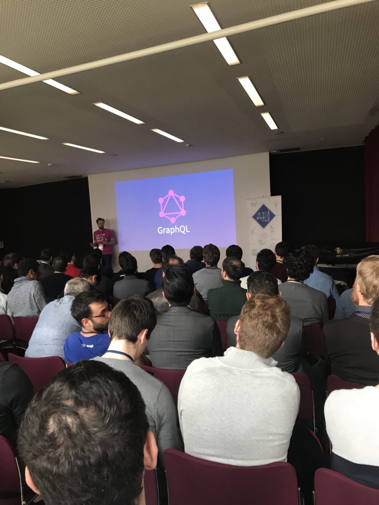Great first half of #Day1 here at #APIDays2018 hearing from <a href="/orange/">Orange</a> @apolographql &amp; more! #microservices #GDPR
